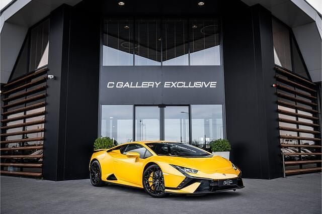 Geel, metallic lak Gebruikt 2024 Lamborghini Huracán Coupé | € 399.995 - Afbeelding 1/4