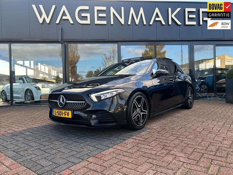 Zwart Gebruikt 2019 Mercedes A250 Premium Plus Hatchback | € 28.950 (Eerlijke prijs) - Afbeelding 1/4
