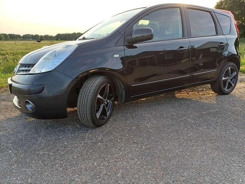 Zwart Gebruikt 2008 Nissan Note Acenta MPV | € 1.750 (Eerlijke prijs) - Afbeelding 1/4