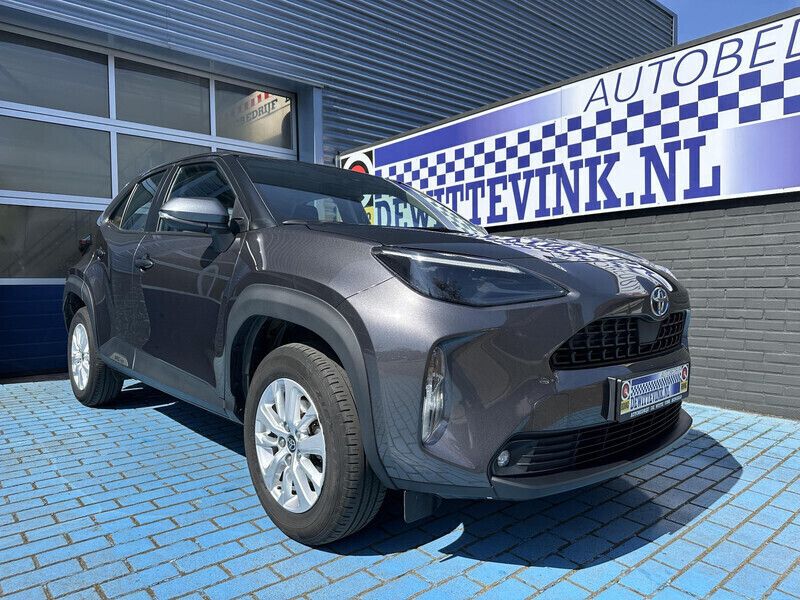 Grijs Gebruikt 2022 Toyota Yaris Cross SUV | € 24.450 (Super prijs) - Afbeelding 1/3