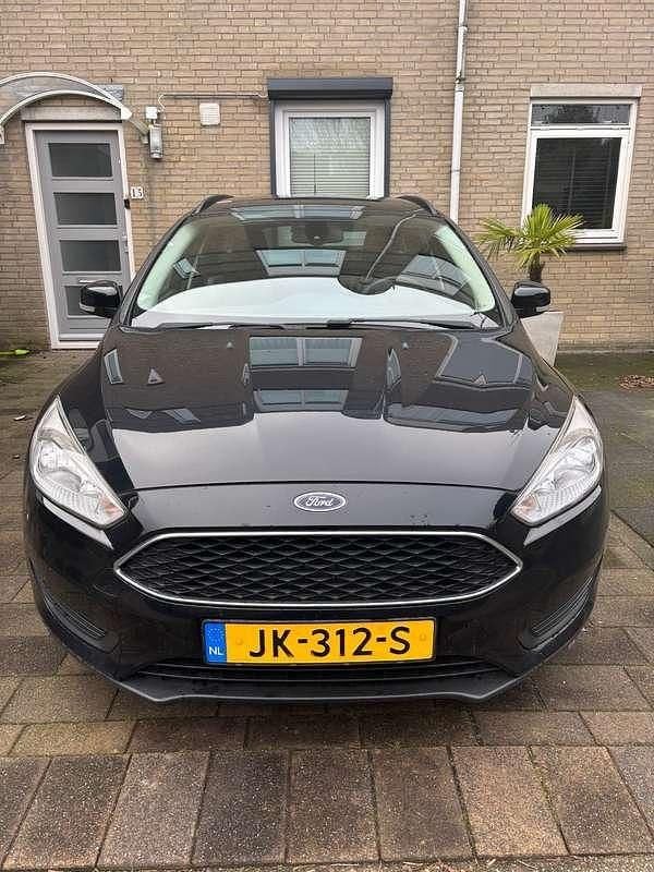 Zwart Occasion 2016 Ford Focus Trend Stationwagen | € 8.000 (Goede deal) - Afbeelding 1/4