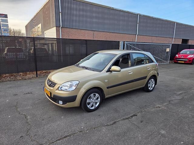 Occasion Kia Rio 97 PK (71 kW) 2008 Beige Hatchback