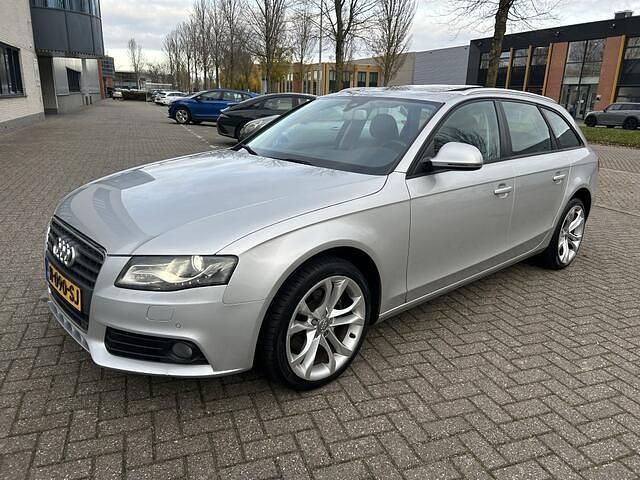 Grijs Occasion 2008 Audi A4 S-Line Stationwagen | € 7.995 (Iets duurder) - Afbeelding 1/4