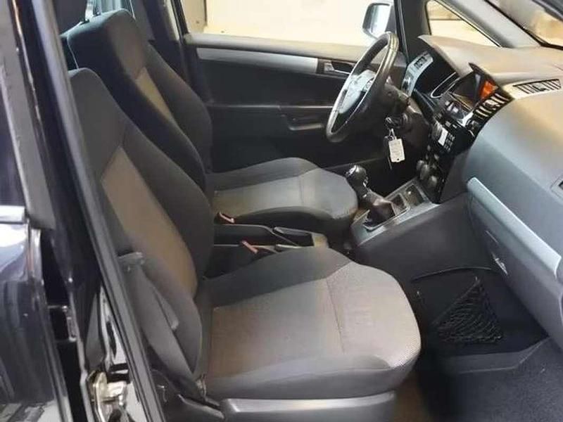 Zwart Gebruikt 2011 Opel Zafira Edition MPV | € 3.500 (Goede deal) - Afbeelding 1/1