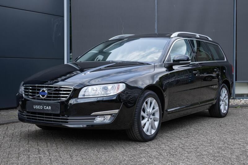 Zwart Gebruikt 2016 Volvo V70 Stationwagen | € 29.195 - Afbeelding 1/4