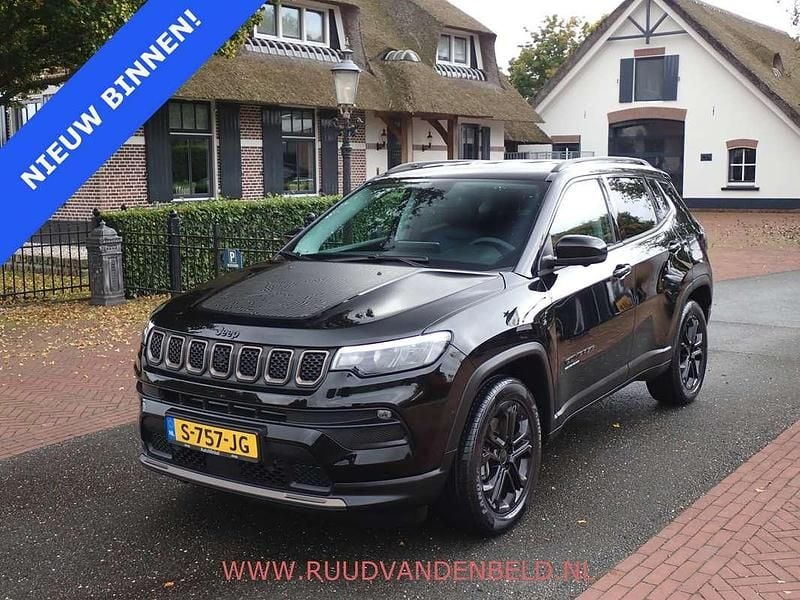 Zwart Gebruikt 2023 Jeep Compass SUV | € 24.900 (Goede deal) - Afbeelding 1/4