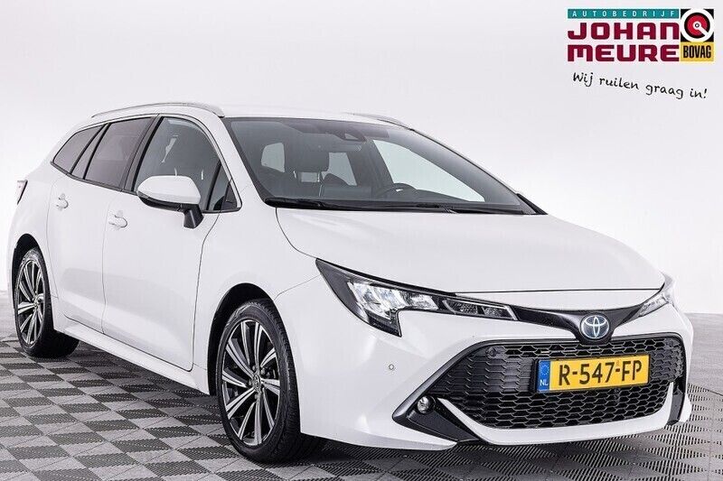 Wit Gebruikt 2022 Toyota Corolla Business Edition Stationwagen | € 26.990 (Eerlijke prijs) - Afbeelding 1/4