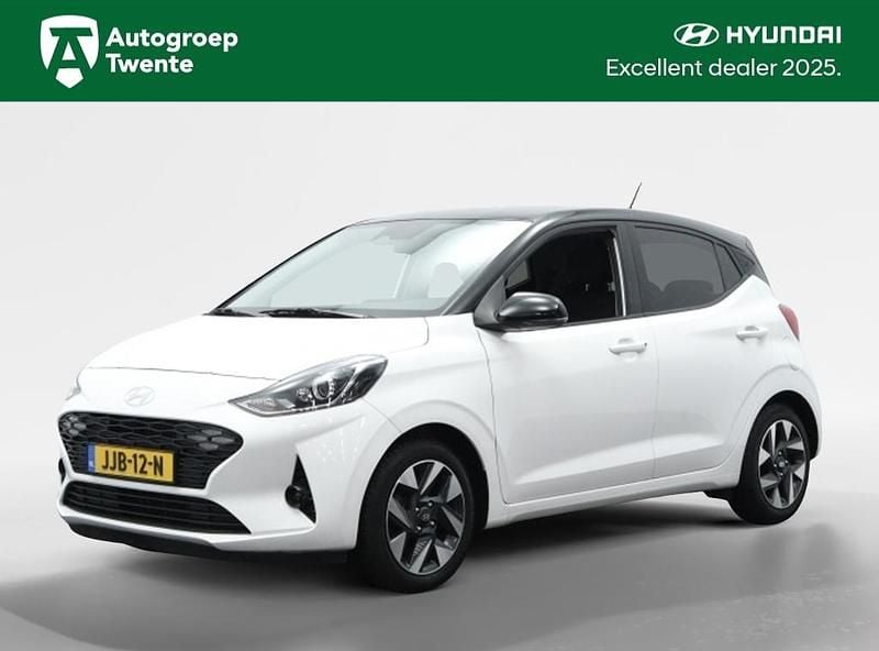 Wit Gebruikt 2024 Hyundai i10 Premium Hatchback | € 21.945 (Eerlijke prijs) - Afbeelding 1/4
