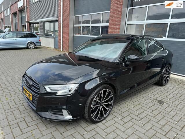 Zwart Gebruikt 2017 Audi A3 Design Sedan | € 18.450 (Iets duurder) - Afbeelding 1/4
