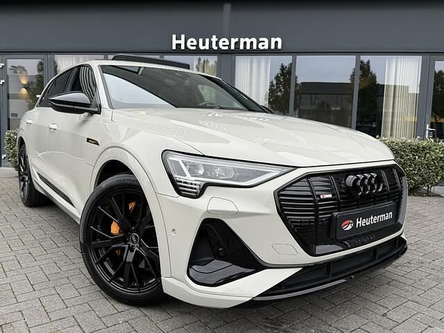 Beige Gebruikt 2022 Audi e-tron S-Line SUV | € 41.950 (Duur) - Afbeelding 1/4