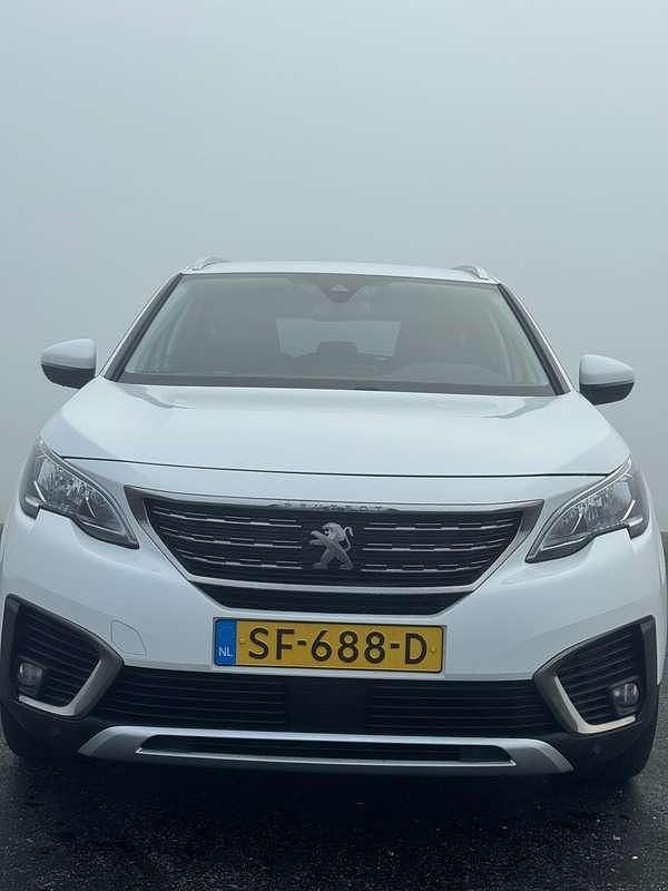 Wit Occasion 2018 Peugeot 5008 Premium MPV | € 14.950 - Afbeelding 1/4