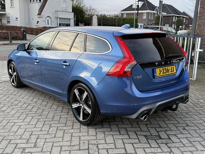 Occasion Volvo V60 R-Design 150 PK (110 kW) 2020 Blauw Stationwagen