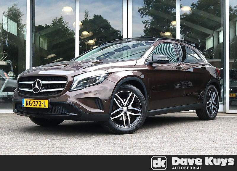 Bruin Gebruikt 2017 Mercedes GLA180 Ambition SUV | € 19.950 (Eerlijke prijs) - Afbeelding 1/4