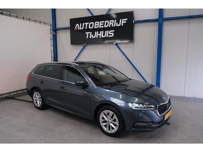 Grijs Gebruikt 2021 Skoda Octavia Business Line Stationwagen | € 16.900 (Eerlijke prijs) - Afbeelding 1/4