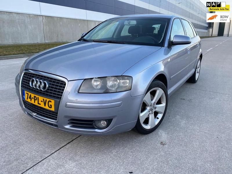 Occasion Audi A3 Sportback Attraction 2004 Grijs (metallic) Hatchback