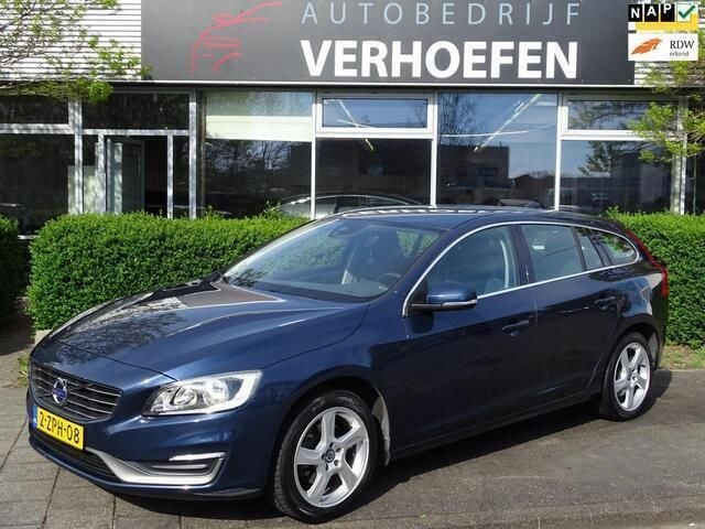 Blauw, metallic lak Gebruikt 2015 Volvo V60 Momentum Stationwagen | € 13.799 (Goede deal) - Afbeelding 1/4