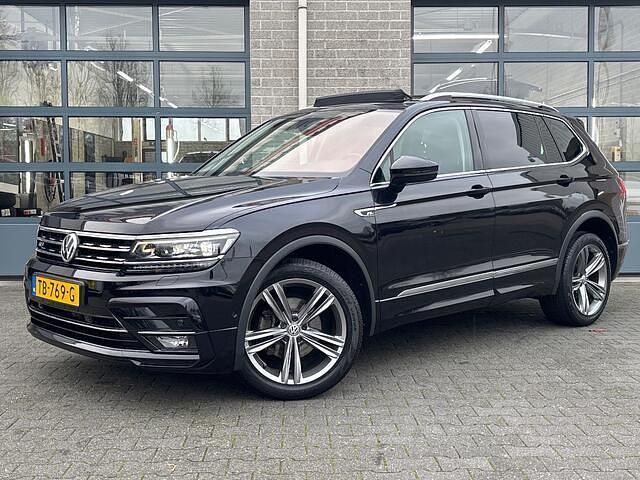 Zwart Occasion 2018 VW Tiguan Allspace Highline SUV | € 27.850 (Eerlijke prijs) - Afbeelding 1/4