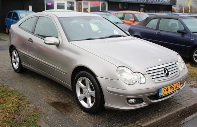 Occasion Mercedes C180 143 PK (105 kW) 2005 Grijs (metallic) Coupé