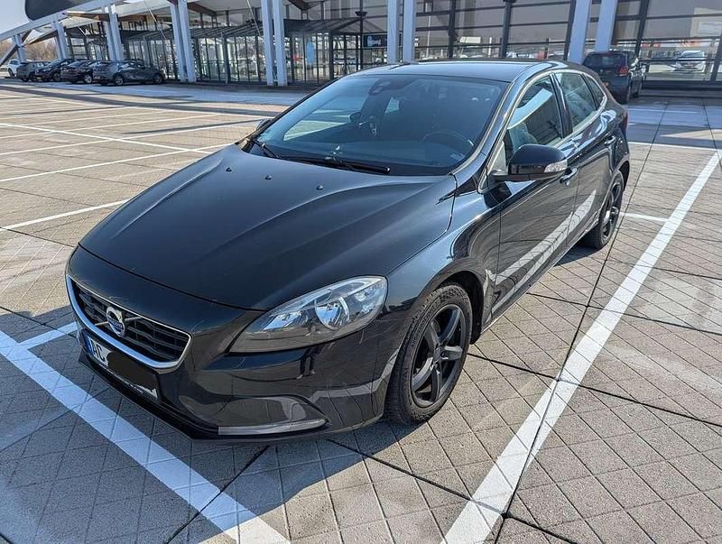 Zwart Gebruikt 2013 Volvo V40 Kinetic Stationwagen | € 6.000 (Iets duurder) - Afbeelding 1/4