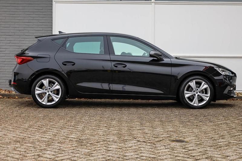 Occasion Seat Leon FR 150 PK (110 kW) 2021 Zwart Hatchback