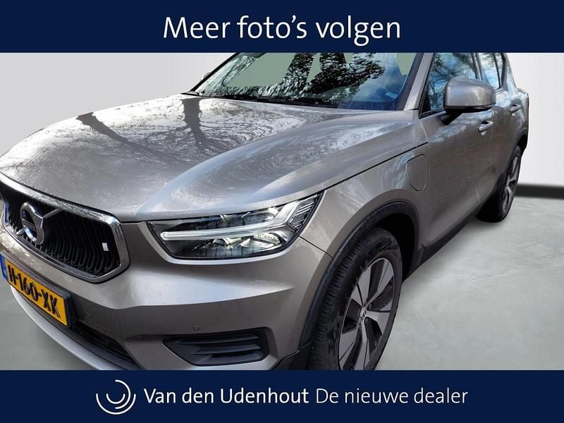 Grijs Gebruikt 2020 Volvo XC40 Momentum SUV | € 27.450 (Super prijs) - Afbeelding 1/4