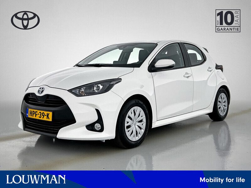 Wit Gebruikt 2024 Toyota Yaris Hybrid Active Hatchback | € 23.445 (Eerlijke prijs) - Afbeelding 1/3