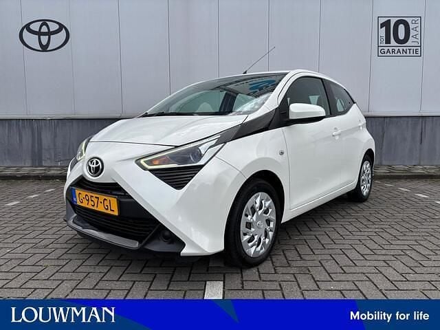 Wit Gebruikt 2019 Toyota Aygo X-play Hatchback | € 11.245 (Eerlijke prijs) - Afbeelding 1/4