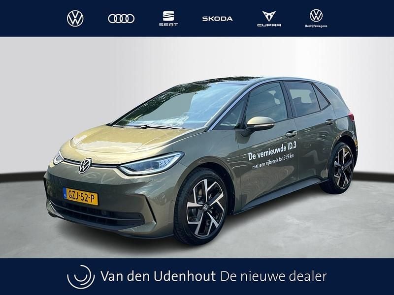 Groen, metallic lak Gebruikt 2025 VW ID.3 Pro Hatchback | € 39.950 - Afbeelding 1/3