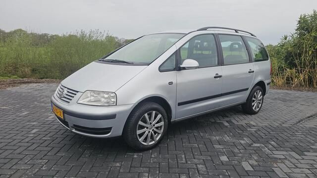 Grijs Gebruikt 2006 VW Sharan Trendline MPV | € 2.450 - Afbeelding 1/4
