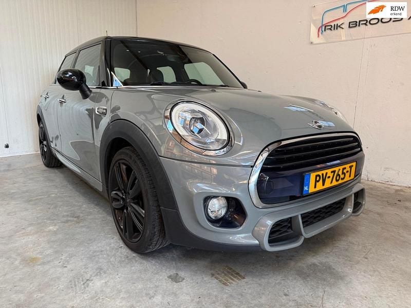 Occasion Mini Cooper Business 136 PK (100 kW) 2017 Grijs (metallic) Hatchback