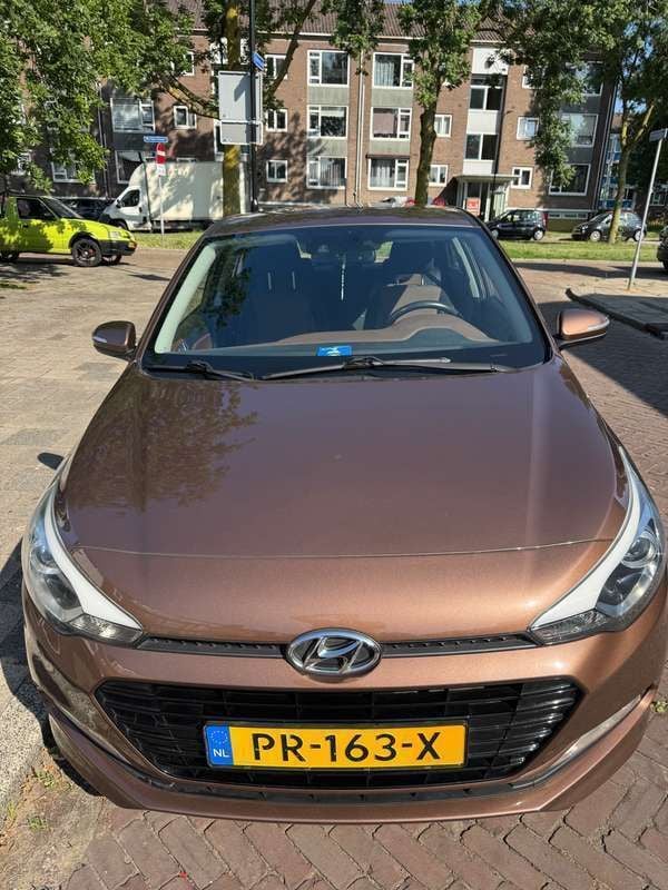 Bruin Gebruikt 2017 Hyundai i20 Comfort Hatchback | € 7.750 (Goede deal) - Afbeelding 1/4