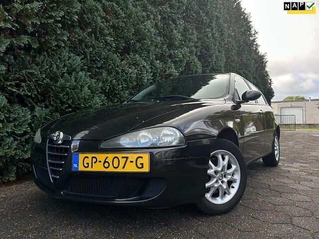 Zwart Gebruikt 2006 Alfa Romeo 147 Impression Hatchback | € 1.500 (Eerlijke prijs) - Afbeelding 1/4