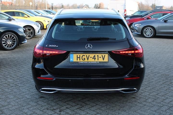 Occasion Mercedes C300 Luxury 2022 Zwart (metallic) Stationwagen