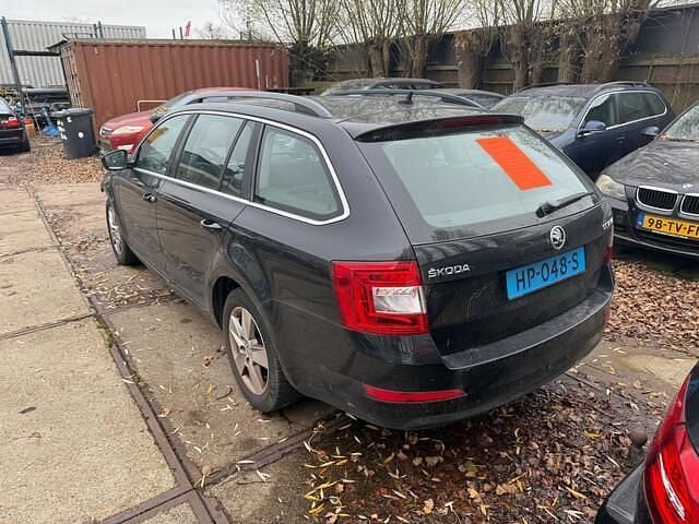 Occasion Skoda Octavia Ambition 105 PK (77 kW) 2015 Zwart Stationwagen