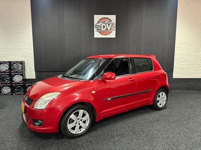Rood, metallic lak Gebruikt 2009 Suzuki Swift Sport Hatchback | € 2.745 (Eerlijke prijs) - Afbeelding 1/4