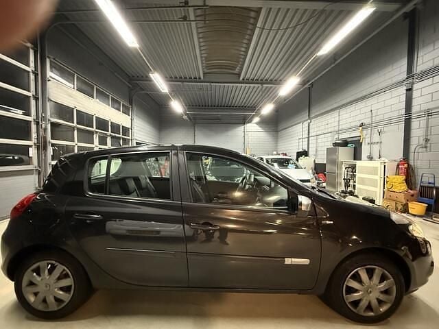 Occasion Renault Clio II Night&Day 89 PK (65 kW) 2011 Zwart Hatchback