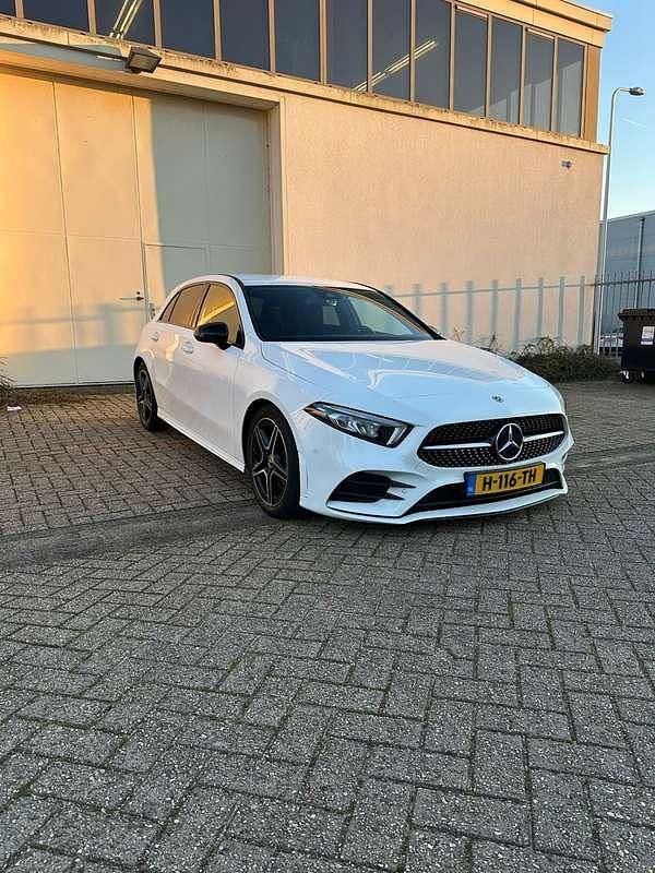 Wit Gebruikt 2020 Mercedes A160 Business Stationwagen | € 22.750 (Eerlijke prijs) - Afbeelding 1/4