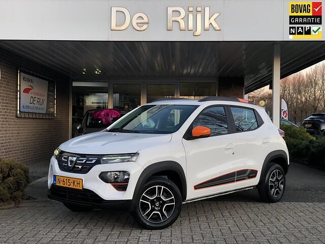 Wit Occasion 2021 Dacia Spring Comfort Plus Hatchback | € 8.945 (Eerlijke prijs) - Afbeelding 1/4