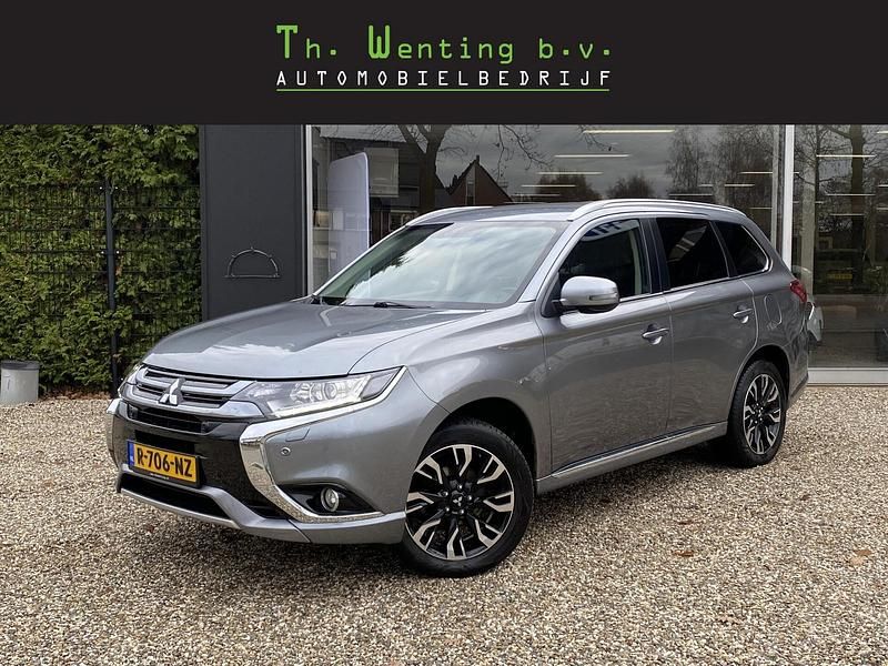 Grijs Gebruikt 2016 Mitsubishi Outlander Edition SUV | € 16.800 (Duur) - Afbeelding 1/4