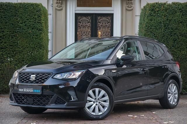 Zwart Gebruikt 2023 Seat Arona Business SUV | € 20.940 (Eerlijke prijs) - Afbeelding 1/4