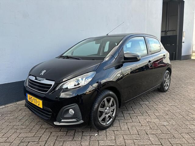Zwart Gebruikt 2015 Peugeot 108 Active Hatchback | € 5.450 (Eerlijke prijs) - Afbeelding 1/4