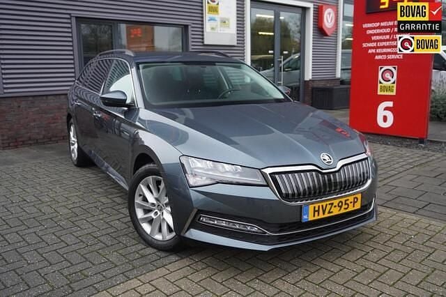 Grijs Gebruikt 2021 Skoda Superb Business Line Stationwagen | € 23.495 (Super prijs) - Afbeelding 1/4