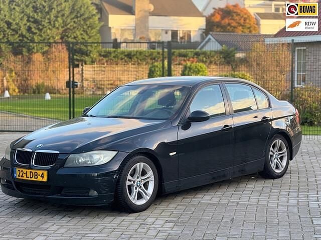 Zwart Gebruikt 2007 BMW 318 Sedan | € 1.249 (Goede deal) - Afbeelding 1/4