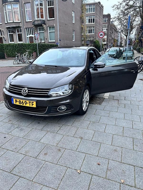 Bruin Gebruikt 2012 VW Eos Comfortline Cabriolet | € 5.950 (Goede deal) - Afbeelding 1/4