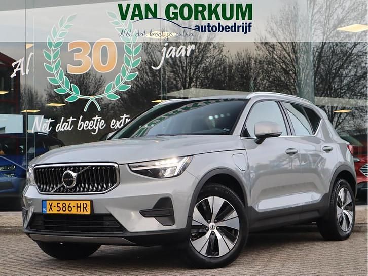 Grijs Occasion 2023 Volvo XC40 Core SUV | € 31.950 (Super prijs) - Afbeelding 1/4