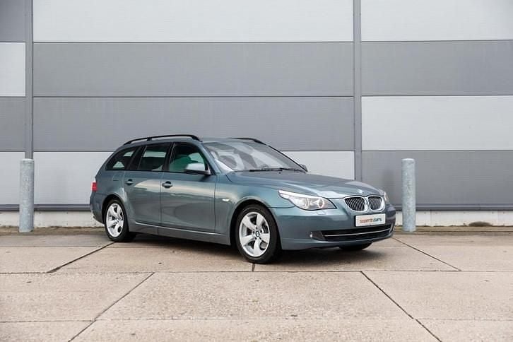 Blauw Occasion 2009 BMW 525 Stationwagen | € 11.995 - Afbeelding 1/4