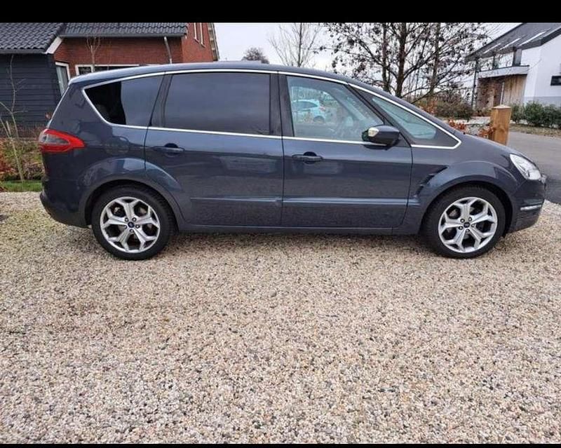 Grijs Occasion 2011 Ford S-MAX S MPV | € 6.500 (Iets duurder) - Afbeelding 1/4