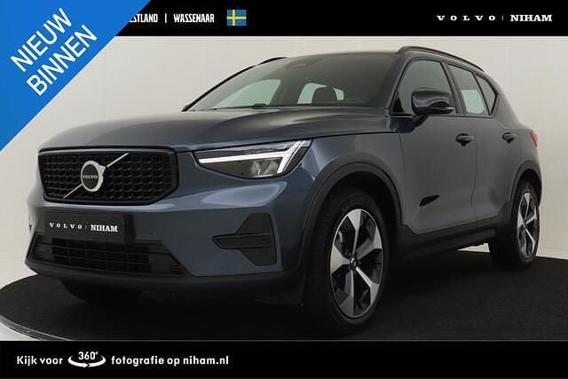 Blauw Gebruikt 2025 Volvo XC40 Plus SUV | € 43.690 (Eerlijke prijs) - Afbeelding 1/4