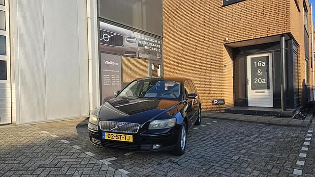 Zwart Occasion 2006 Volvo V50 Stationwagen | € 1.750 (Duur) - Afbeelding 1/4