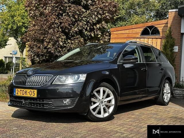 Zwart Gebruikt 2014 Skoda Octavia Stationwagen | € 7.794 (Goede deal) - Afbeelding 1/4